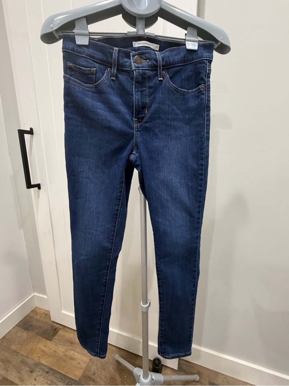 Levi's 311 Shaping Skinny Women's Dark Wash Jeans 27x30
